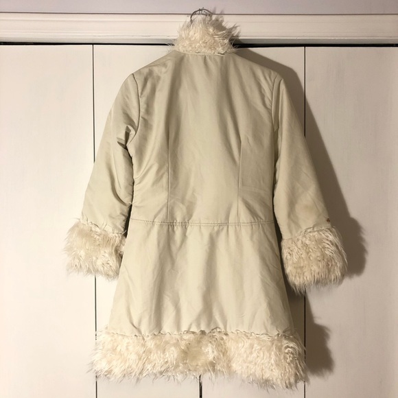 White jacket with faux fur trim - Picture 2 of 3